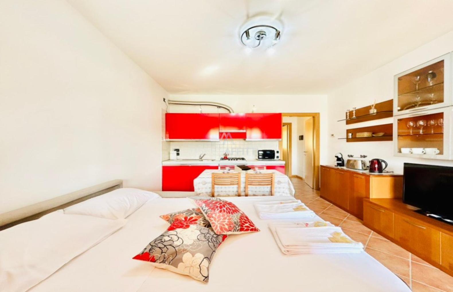Artemide Apartment - A Soli 150M Dal Lago Di Garda Sirmione Exteriér fotografie